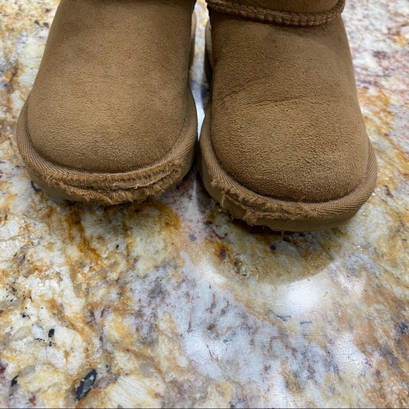 UGG toddler girl - Picture 2 of 3